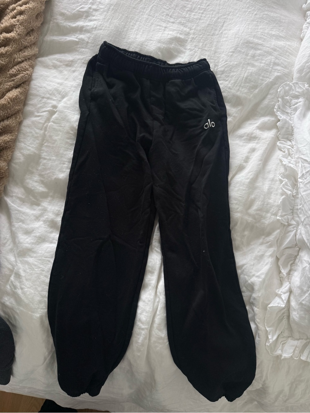 ALO Yoga Black Logo Sweatpants